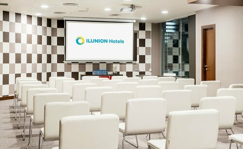Гостиница Ilunion Auditori в Барселоне