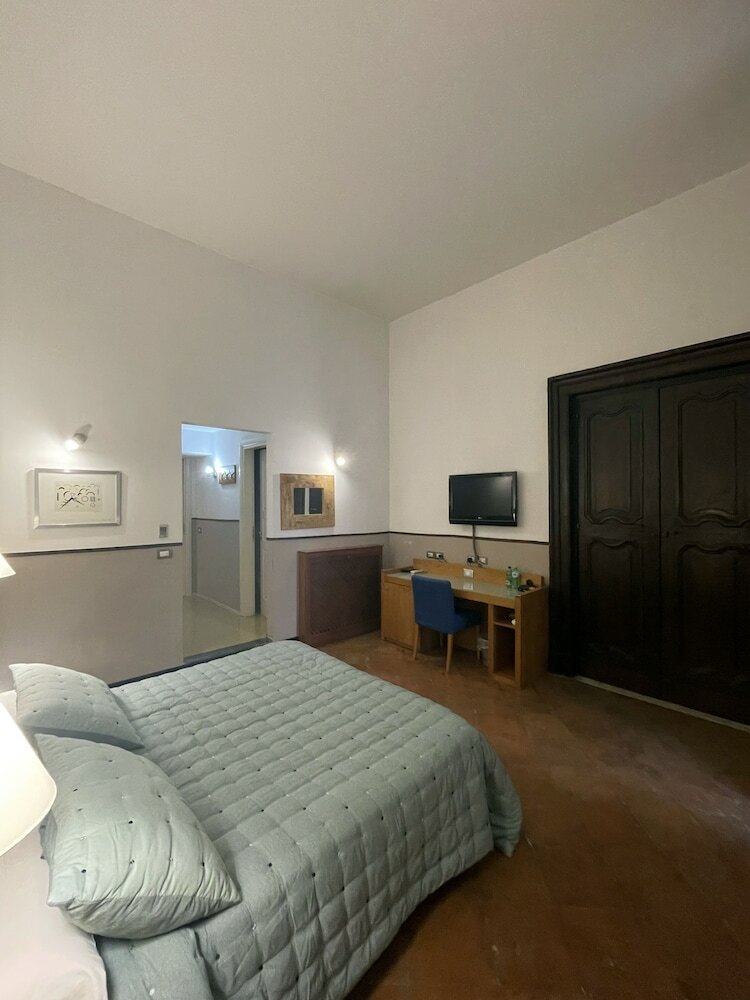 Фото CostantiNapoli 27