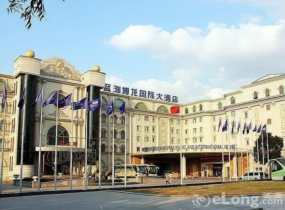 Фото отеля 1