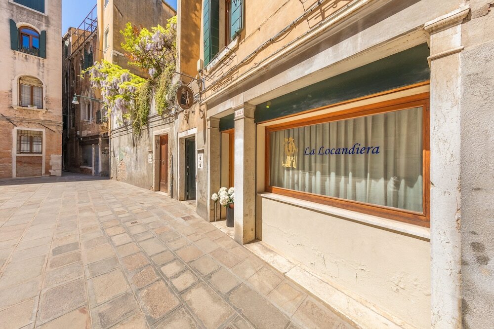 Фото La Locandiera