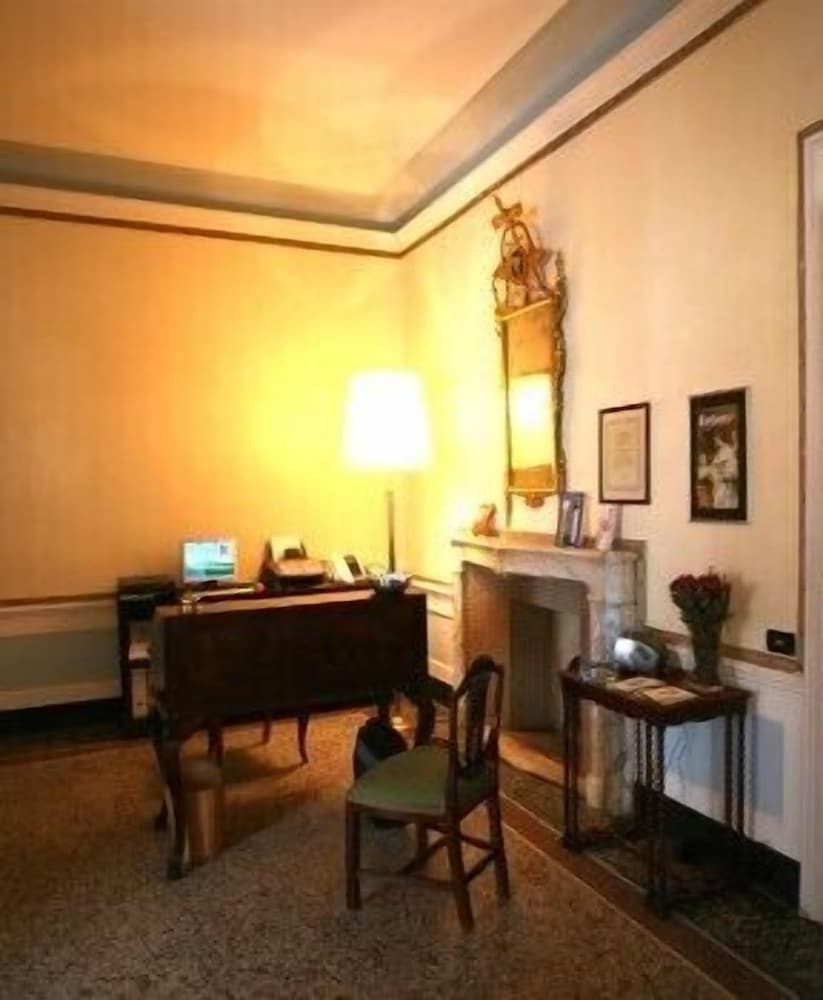 Фото Palazzo Tucci Residenza d'Epoca