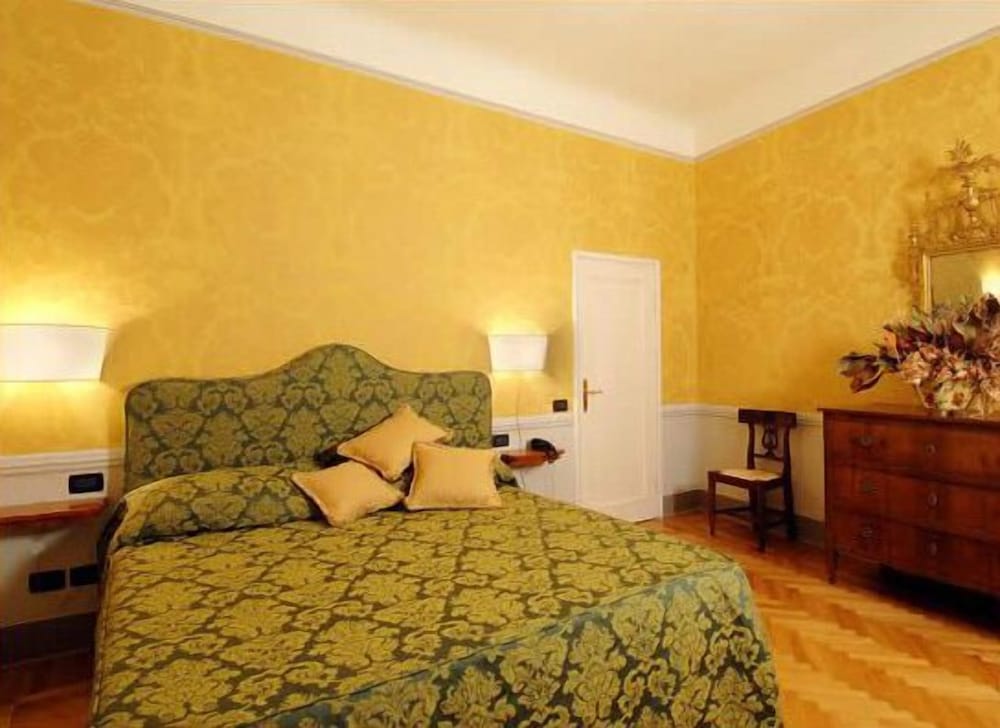 Фото Palazzo Tucci Residenza d'Epoca