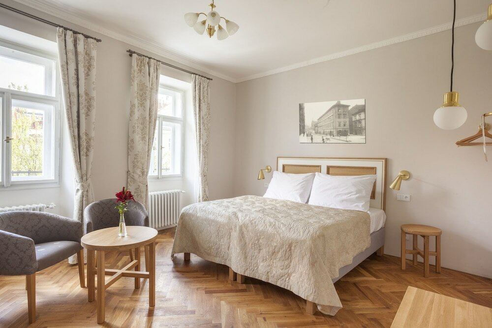 Фото Hotel At the Golden Scissors