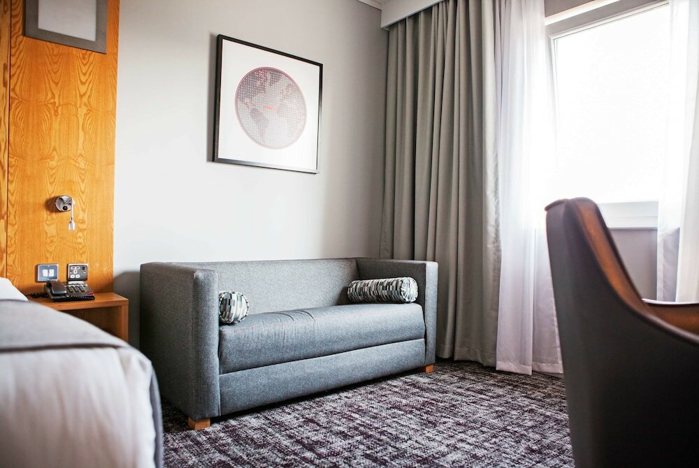 Фото Ramada by Wyndham Belfast City Centre