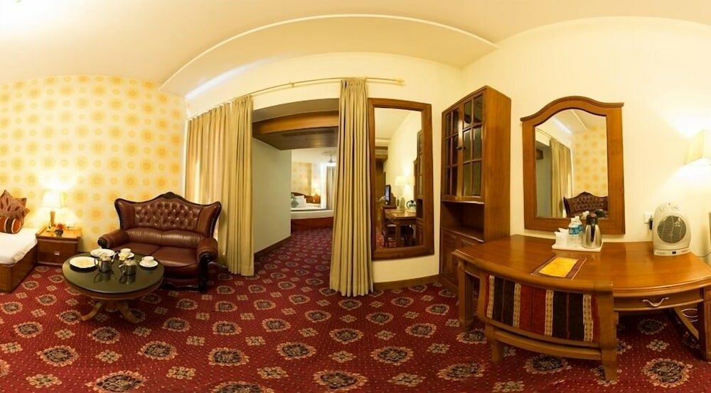 Фото Hotel Jaipur Palace