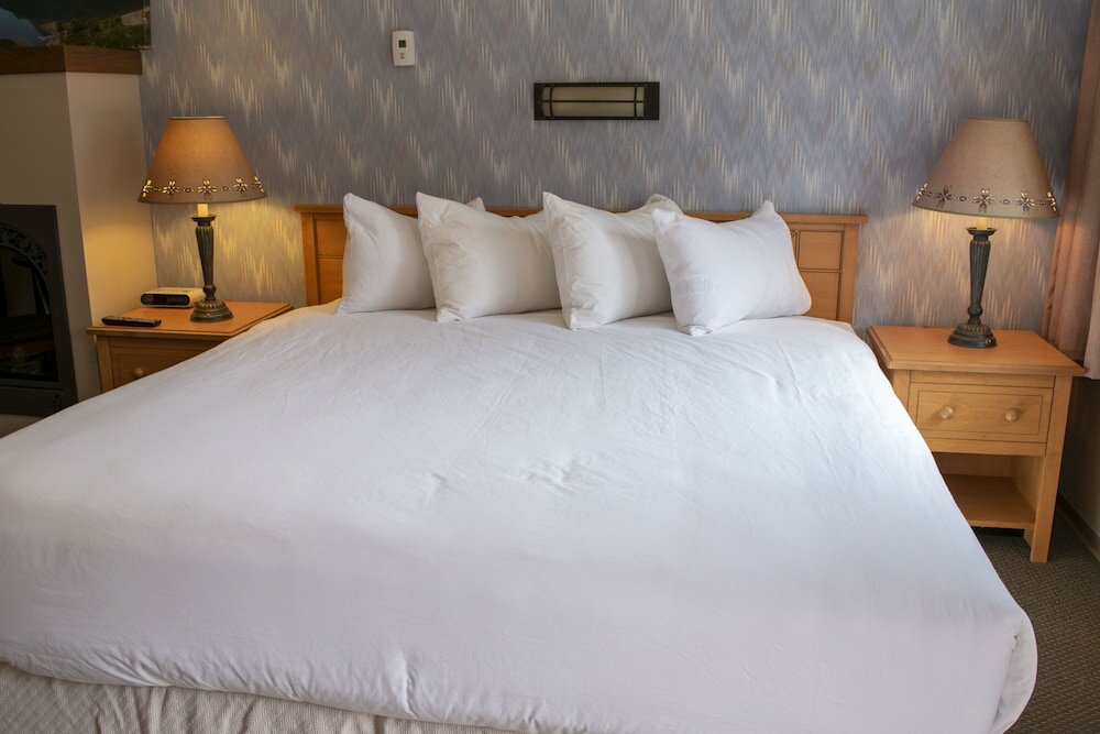 Фото Aspen Village Inn