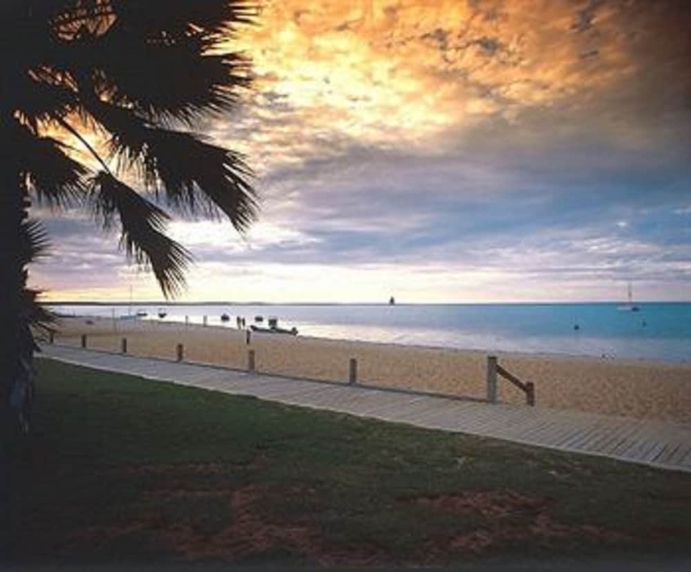 Фото Rac Monkey Mia Dolphin Resort