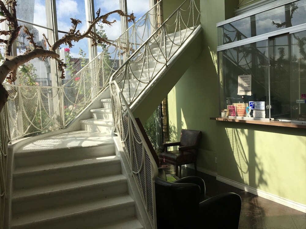 Фото Bevonshire Lodge Motel