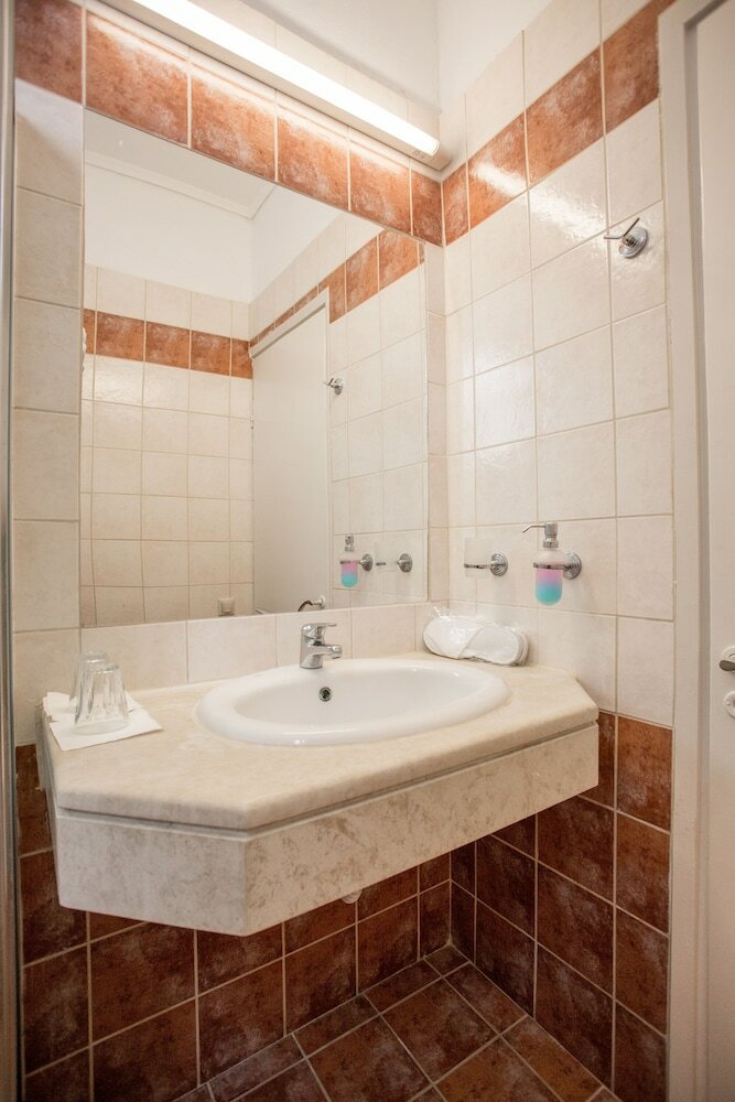 Фото Popi Star Hotel