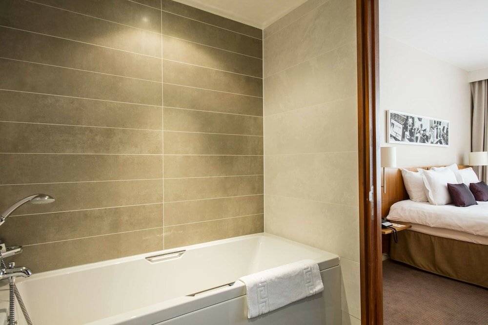 Фото DoubleTree by Hilton Hotel Leeds City Centre