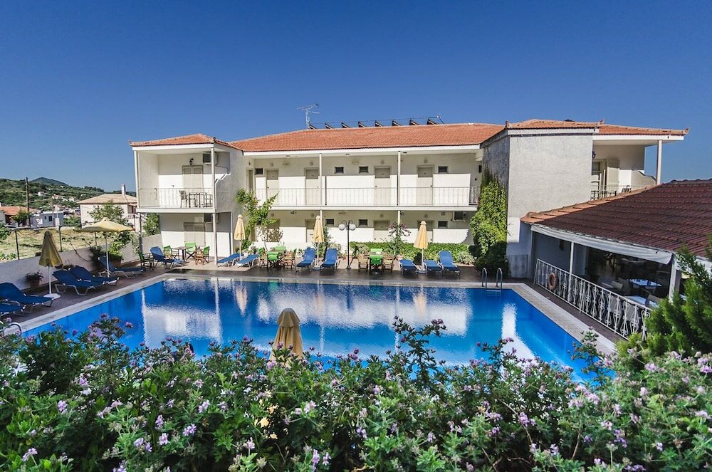 Фото отеля 1