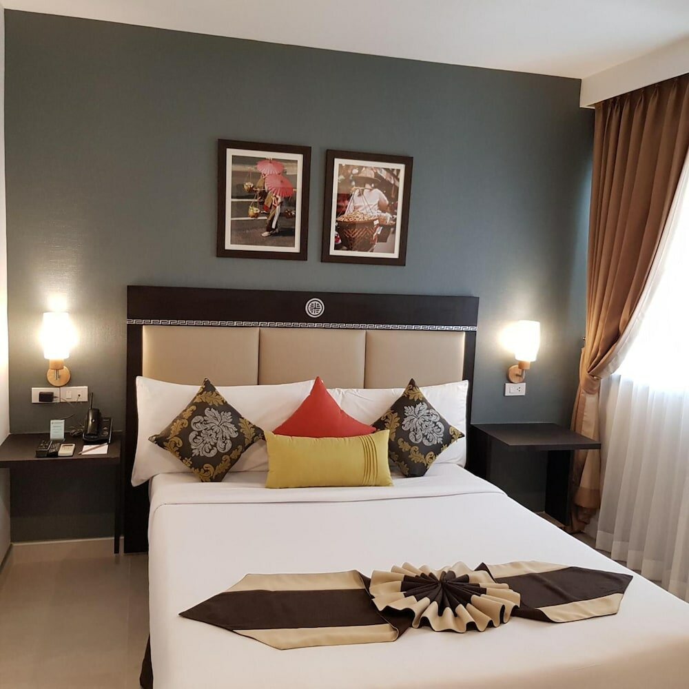 Фото отеля 2