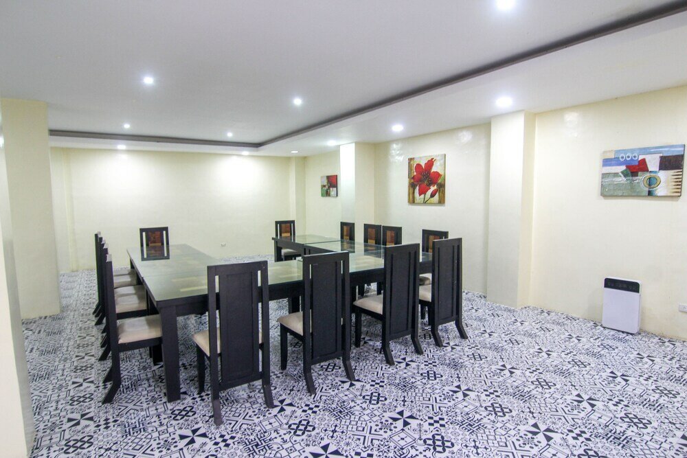 Фото Quezon Premier Hotel Lucena