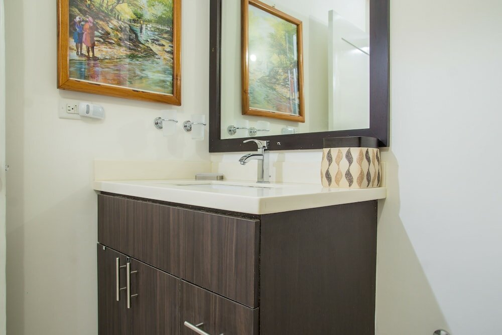 Фото Brompton 40 by Pro Homes Jamaica