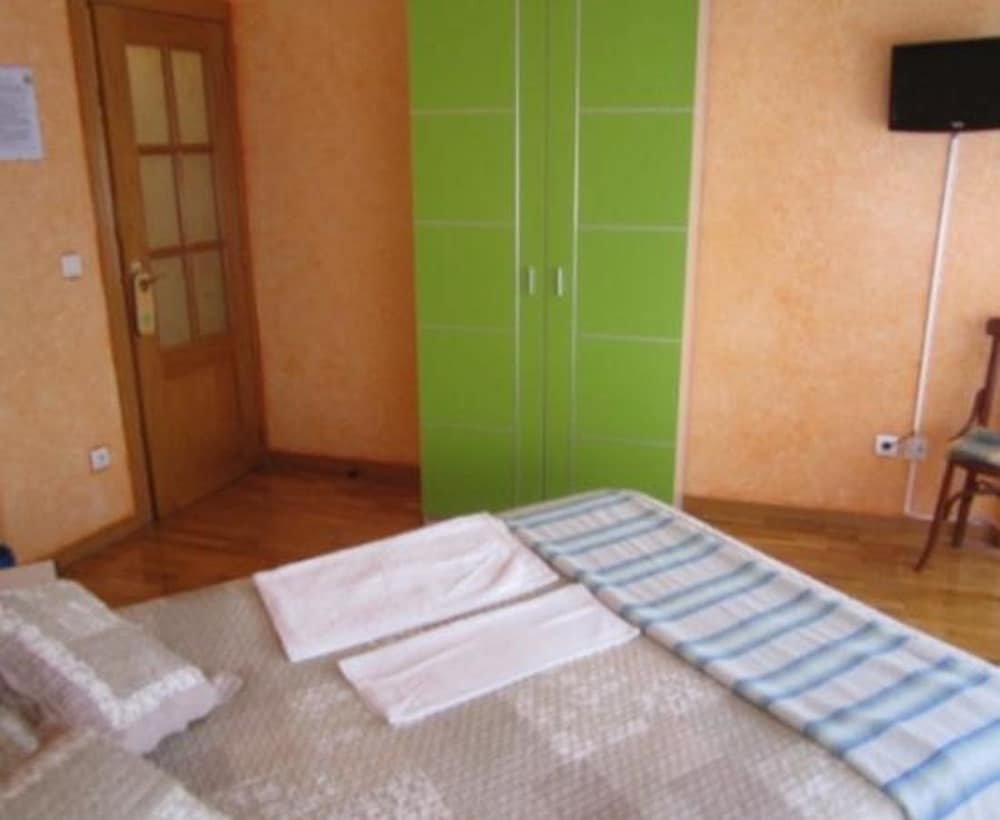 Фото Hostal Becares