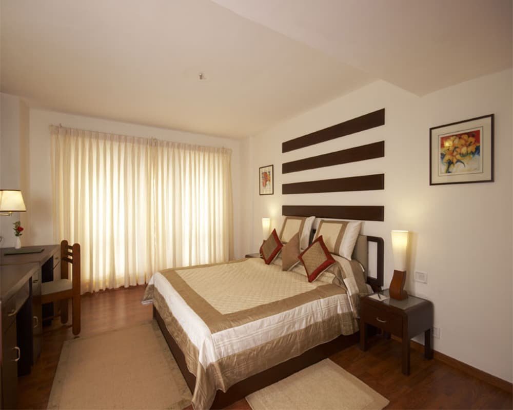 Фото Hotel Kanoos Residency