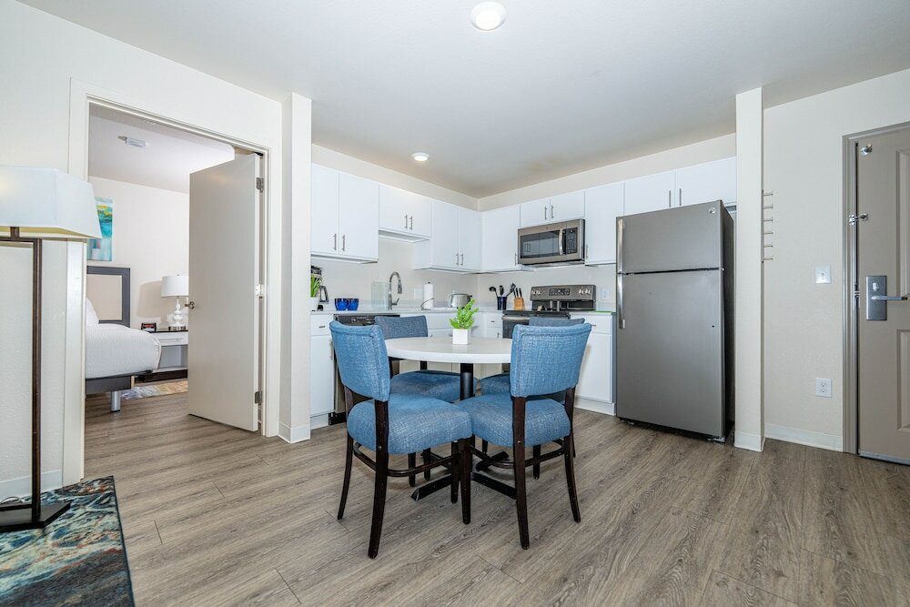 Фото WaterWalk Hotel Dallas-Las Colinas