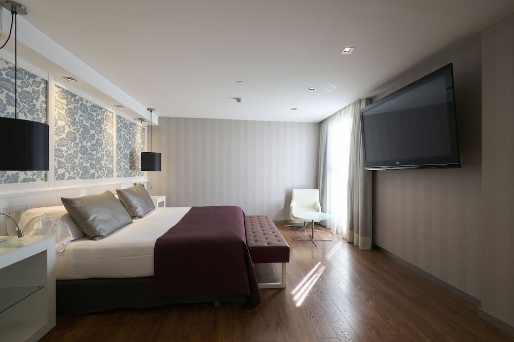 Фото Catalonia Catedral Hotel