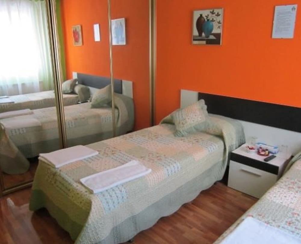 Фото Hostal Becares