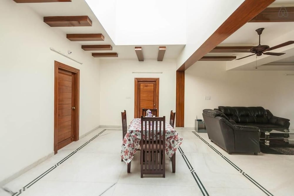 Фото Eyrie Suites