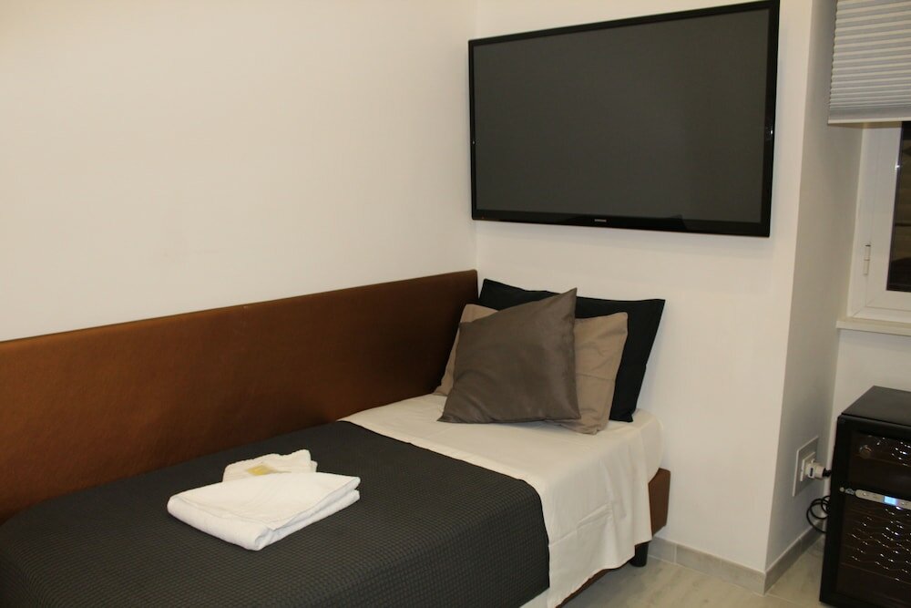 Фото Empire Suites