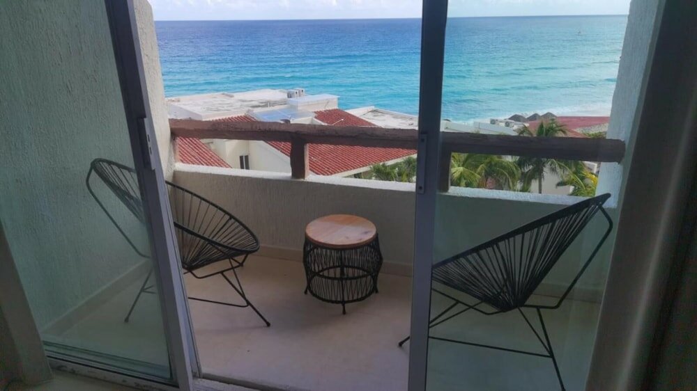 Фото Ocean Front Suites by Rodero Condos