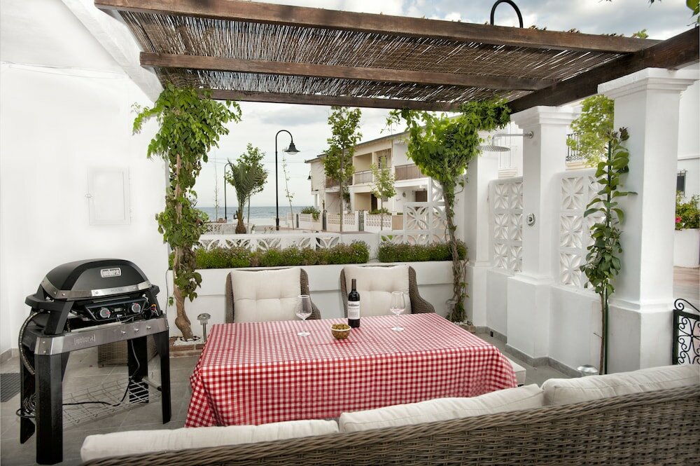 Фото Beachside Fishermans cottage