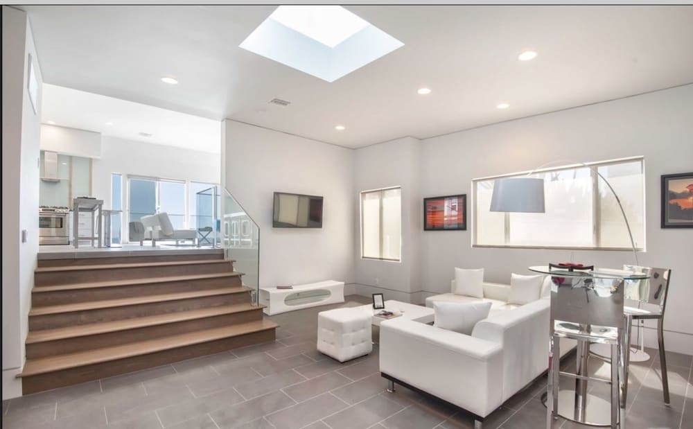 Фото Malibu Ocean Front Villa