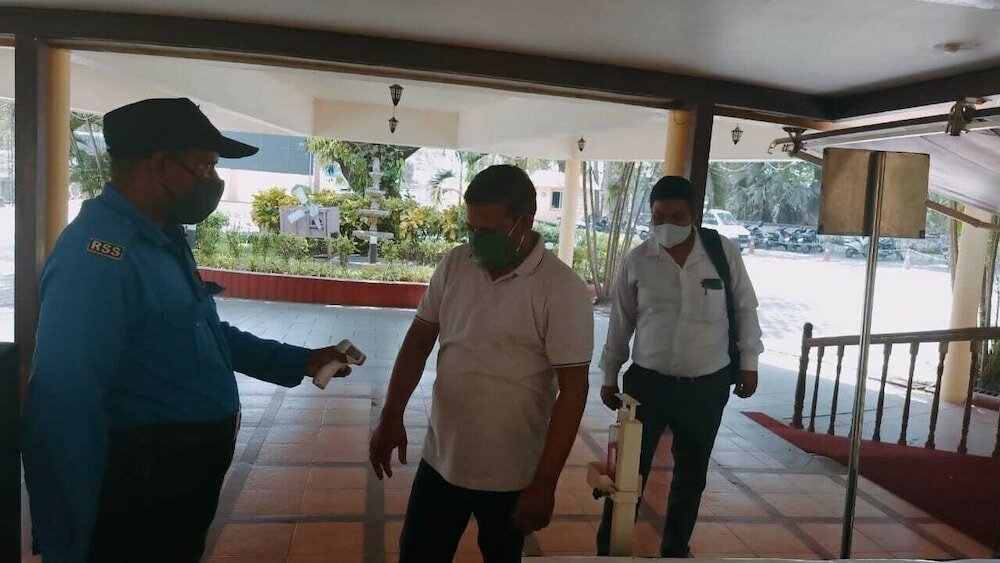 Фото Parkwood Suites