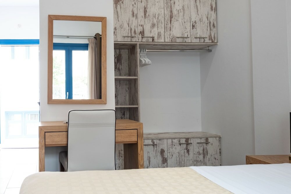 Фото Tristhenia Hotel