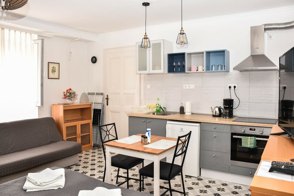 Фото Diamond Astoria 5 sun-lit apartment