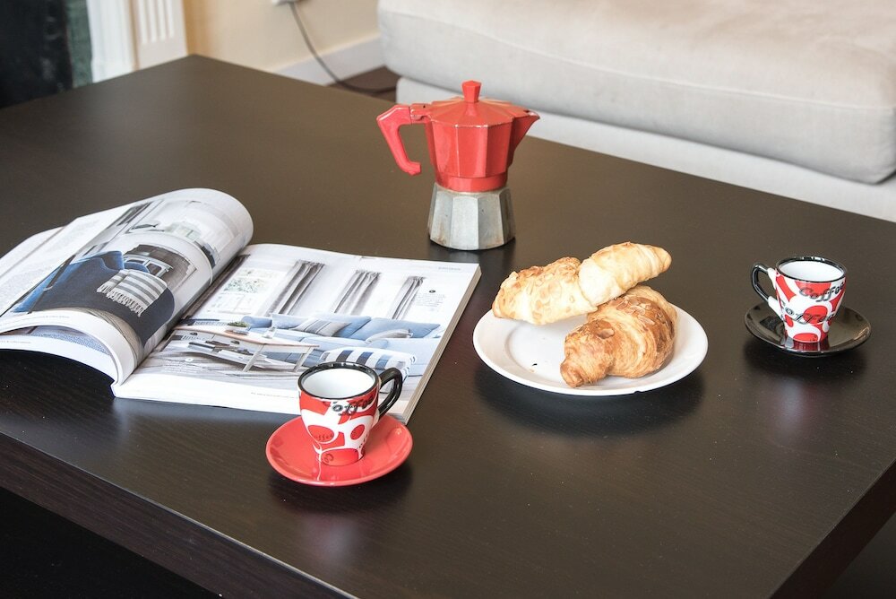 Фото A Place Like Home - 2 Bedroom Apartment in Chelsea