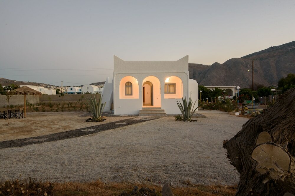 Фото Villa George Santorini