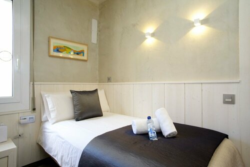 Гостиница BarcelonaForRent Market Suites в Барселоне