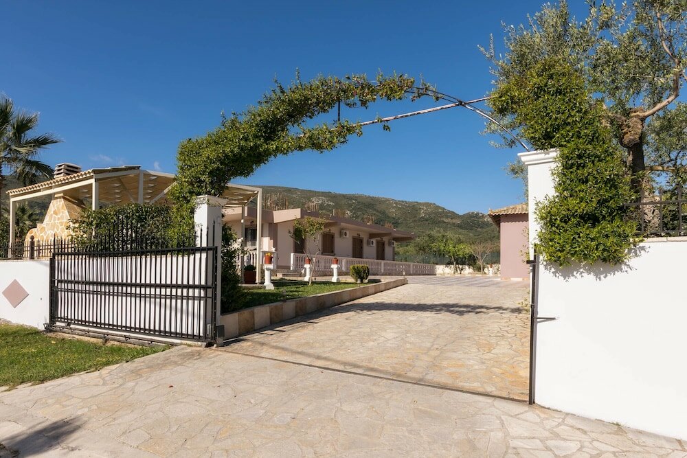 Фото Fontana Holiday Home