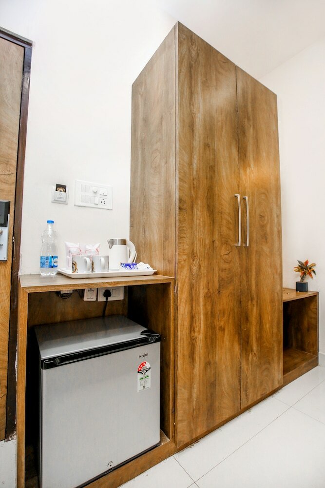 Фото Hotel Karan Residency