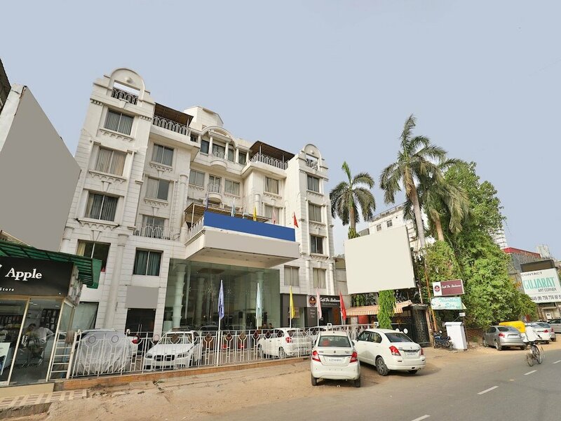 Гостиница Oyo 1123 Hotel Rock Regency в Ахмадабаде