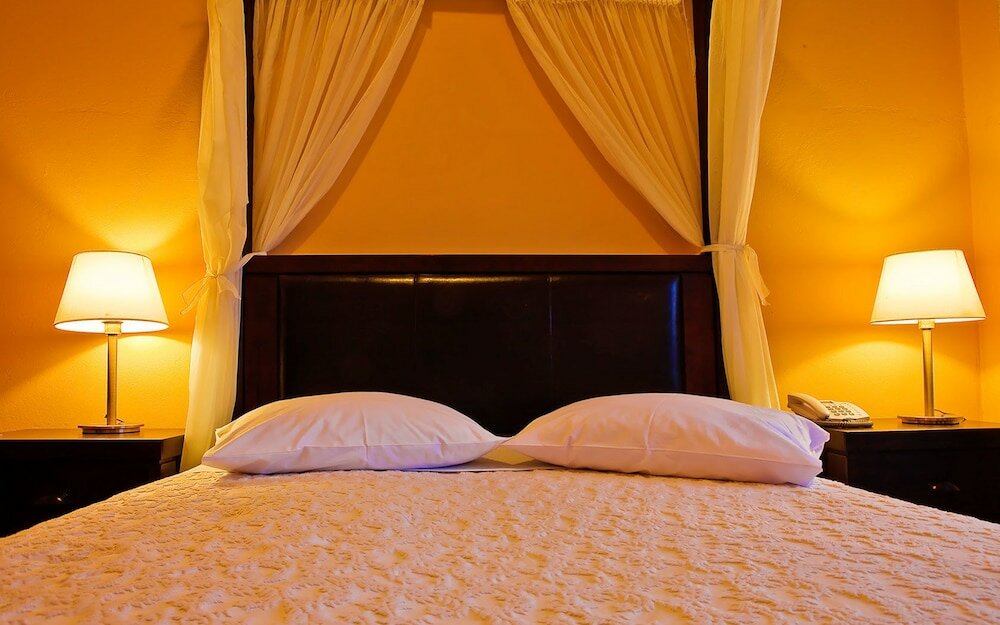 Фото Chris Hotel