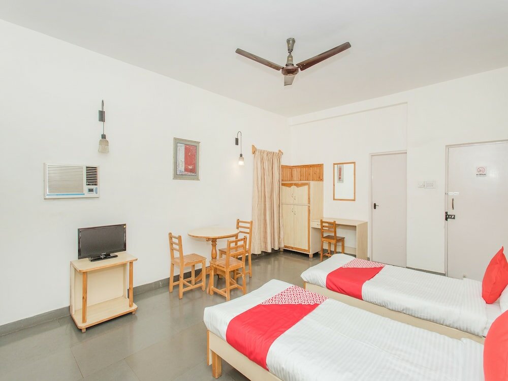 Фото Oyo 761 Hermitage Apartments