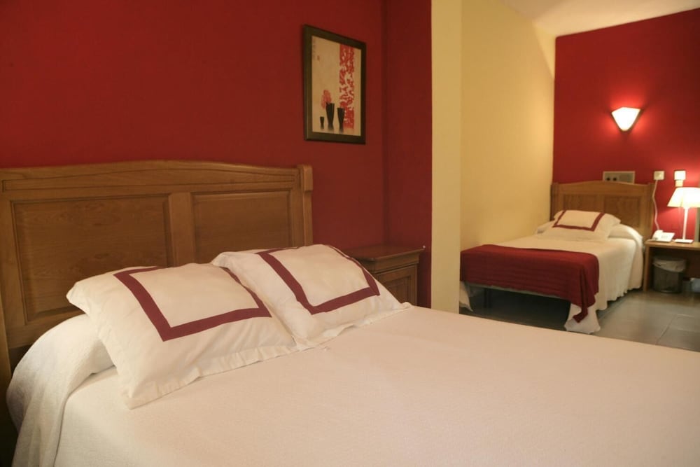 Фото Hotel Azpiazu