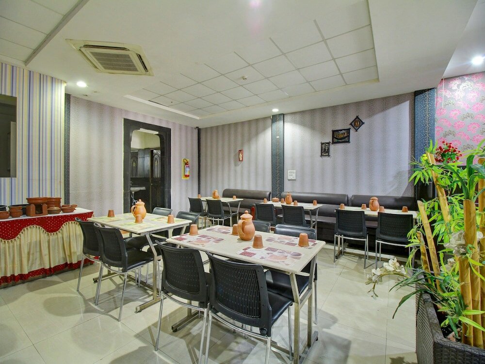 Фото Oyo 12941 Hotel Forest Transit