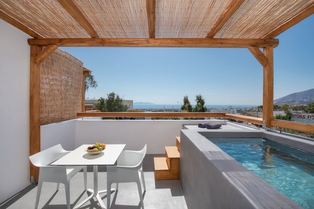 Фото June Twenty Suites