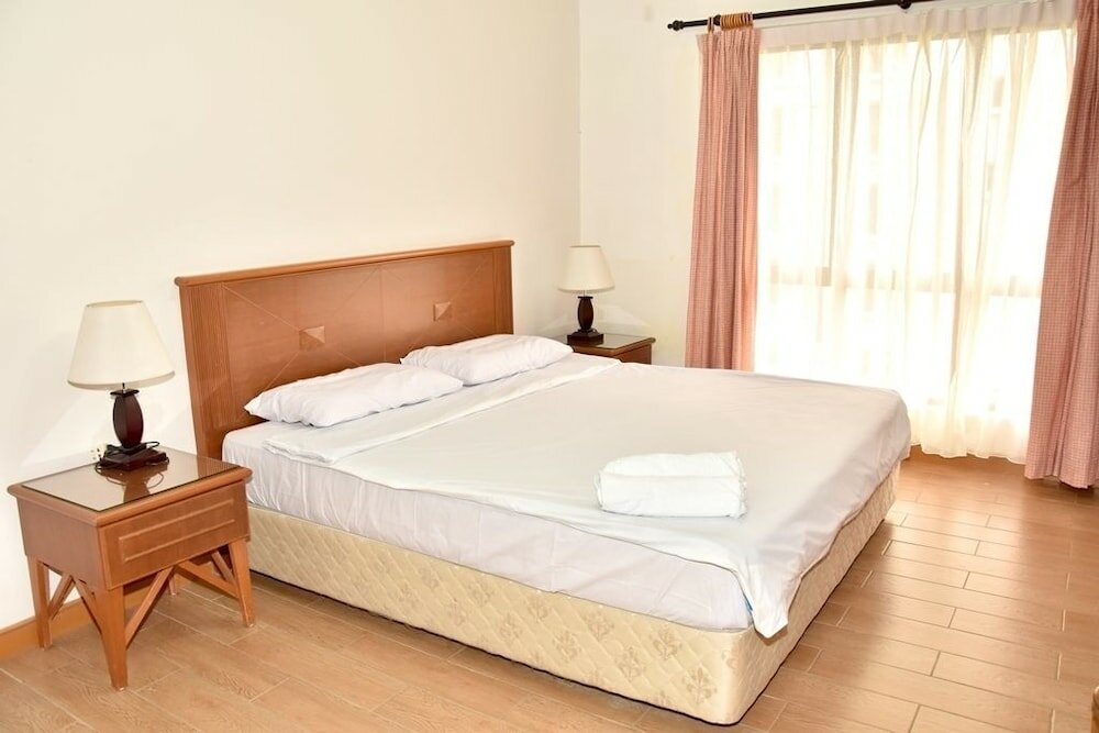 Фото Ideal Holiday Apartment Marina Court