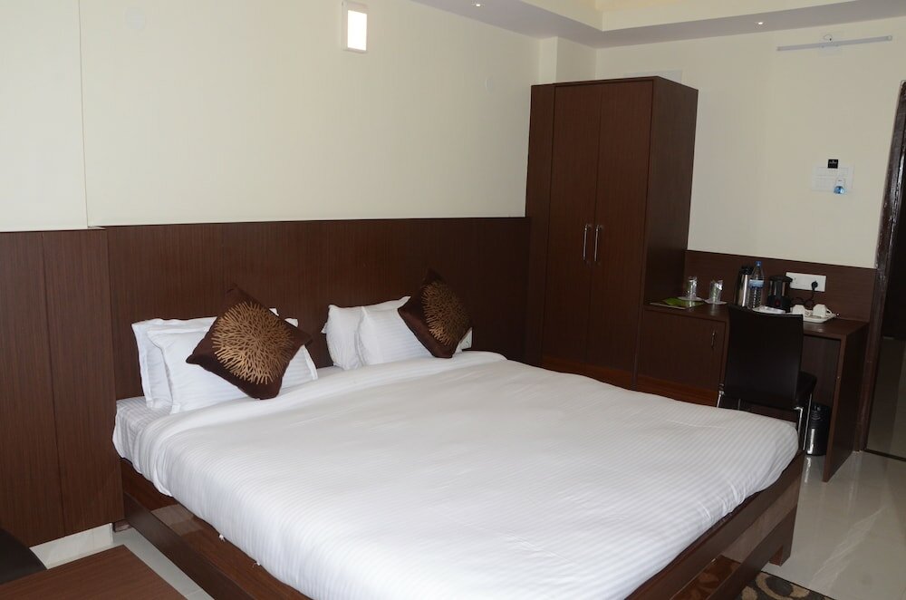 Фото Hotel Mercury Residency