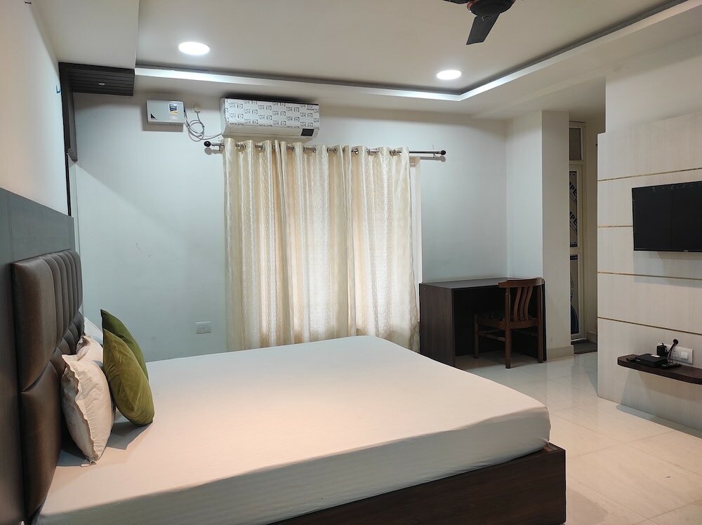 Фото Indira Lodge