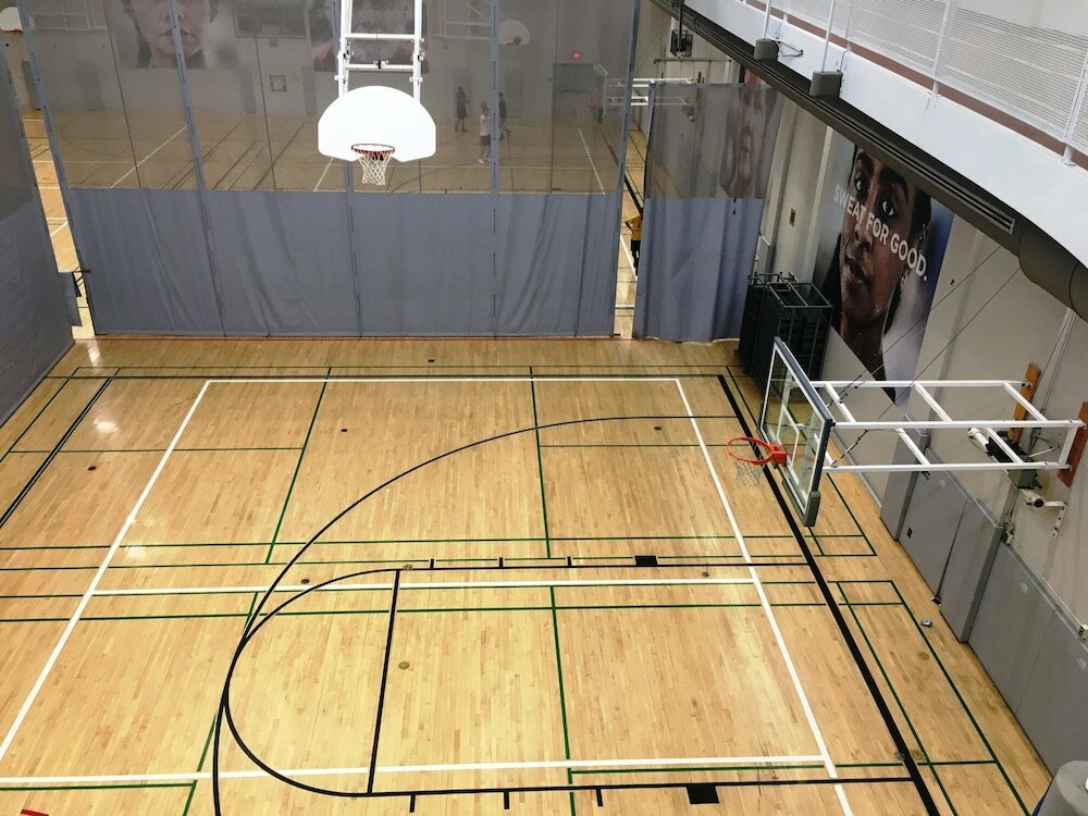 Фото Altitude Suites Bay Street by Teristo Group