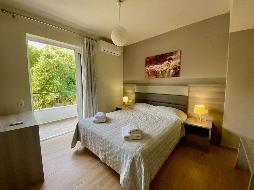 Фото Eirini & Manolis Apartments