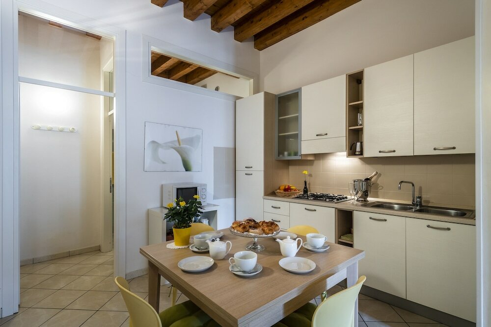 Фото Flowers Apartments