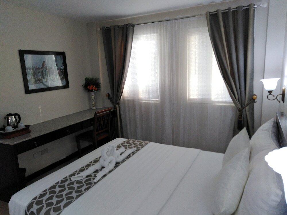 Фото Venezia Suites Hotel