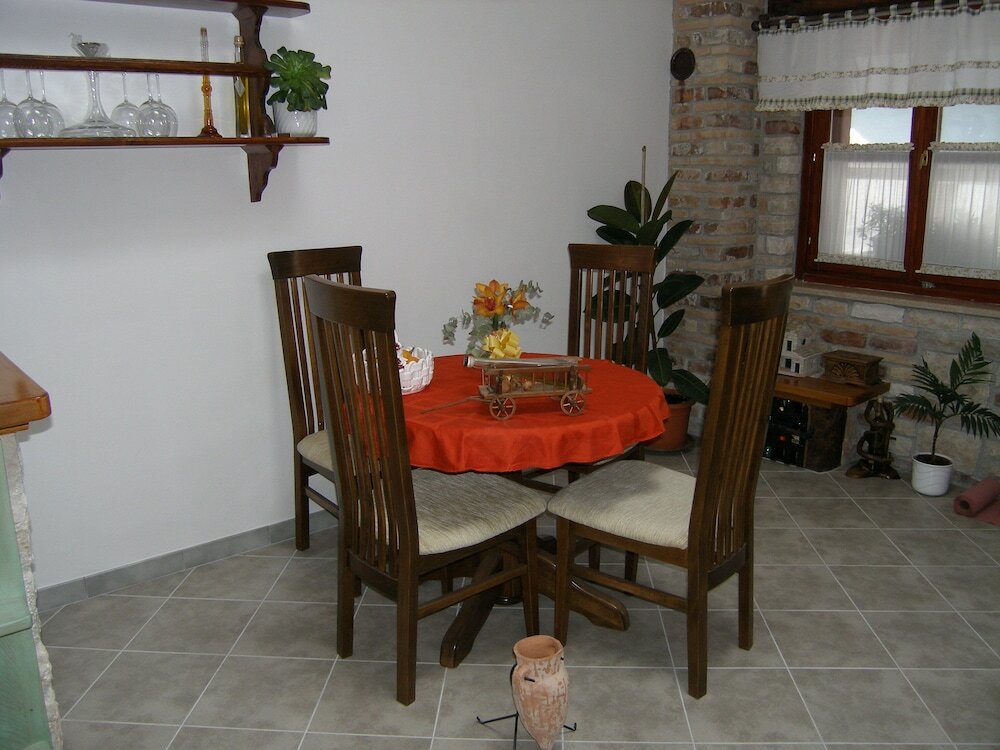 Фото Easeful Pifar Apartment great location